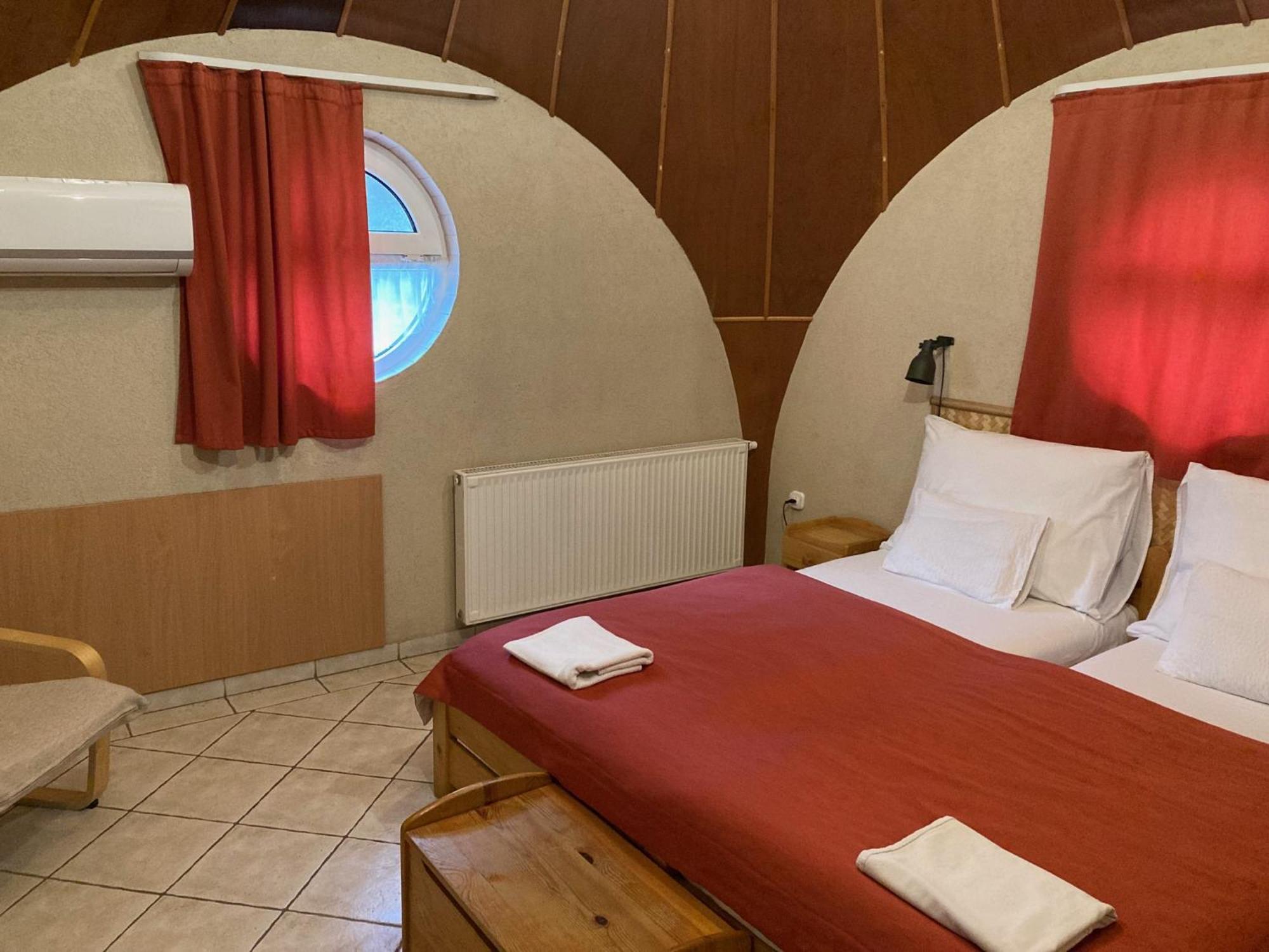 Nautilus Etterem Es Panzio Guest house Dabas