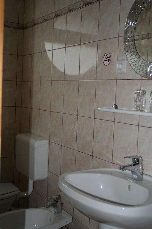 Guest house Nautilus Etterem Es Panzio